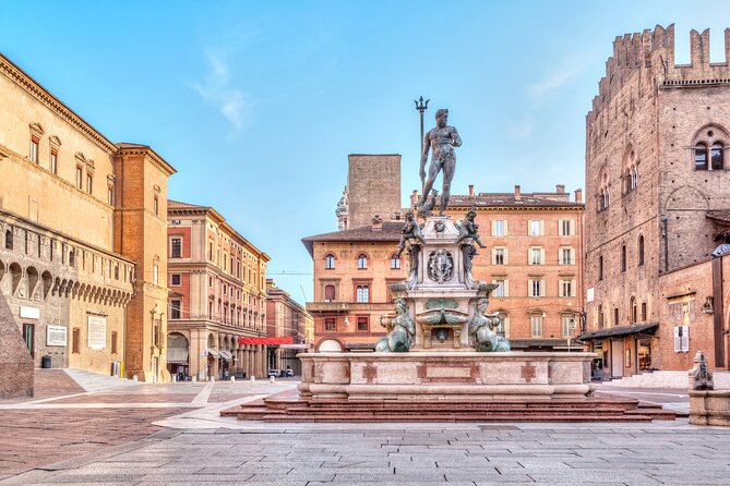 Best of Bologna in one day : Food, architecture, art and history - Santa Maria della Vita: terracotta genius in a Baroque setting