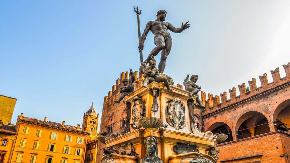 Best of Bologna: Private Walking Tour with a Local - San Petronio without the rush: the landmark segment