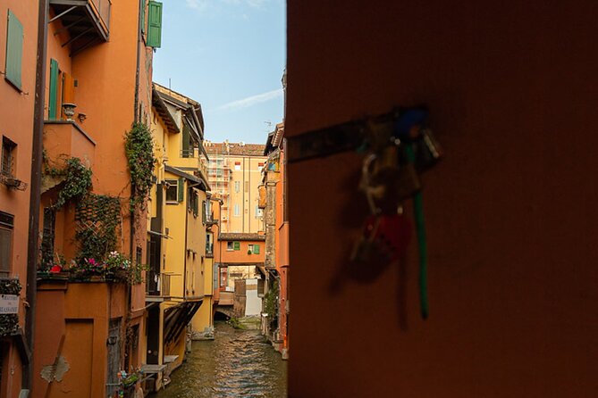 Bologna: A Self-Guided Audio Tour from Porta Galliera to Le Tre Frecce - Stop-by-stop: what you’ll see from Porta Galliera to Le Tre Frecce