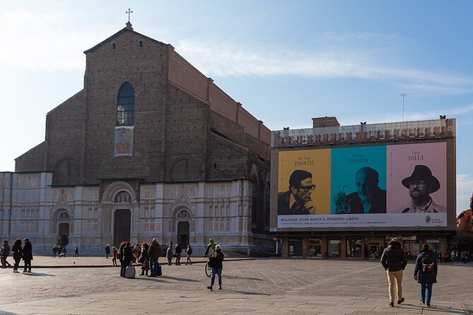 Bologna: A Self-Guided Audio Tour from Porta Galliera to Le Tre Frecce - Practical tips that make the walk smoother