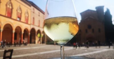 Bologna: City Center Guided Wine Walking Tour - Enoteca to osteria: why the venue change matters