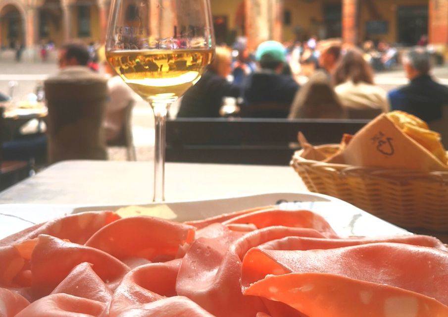 Bologna: City Center Guided Wine Walking Tour - Practical tips for getting the most from your tasting walk