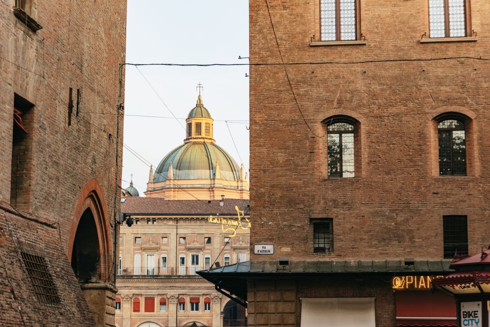 Bologna: City Center Walking Tour - Pacing and Timing: How the 2 to 3 Hour Walk Feels