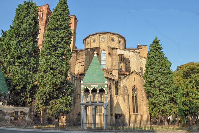 Bologna: City Walk with Audio Guide in 7 Languages on your Phone - A GPS audio walk is a smart fit for Bologna