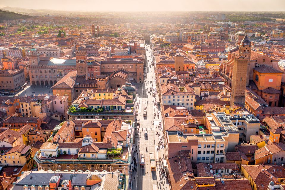 Bologna: Clock Tower Audio Guide and Food Tasting - Getting inside fast with express security (and why it matters)
