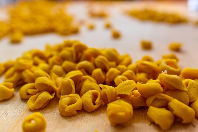 Bologna Food & Market Tour with 6 Tastings, Pasta, Wines & More - The included food: six tastings that actually teach you something