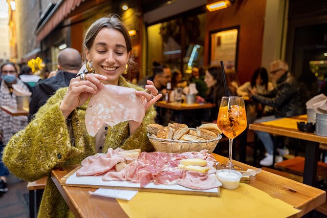 Bologna Food Tasting box- Audio Guided Tour with Food Tasting - Audio-guided monuments: using the route for culture without a group crowd