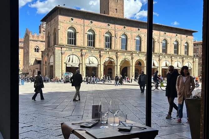 Bologna Food Tour and Enogastronomia Experience with Local Chef - Quadrilatero Market Bites (Salumi, Cheese, and Handmade Pasta)