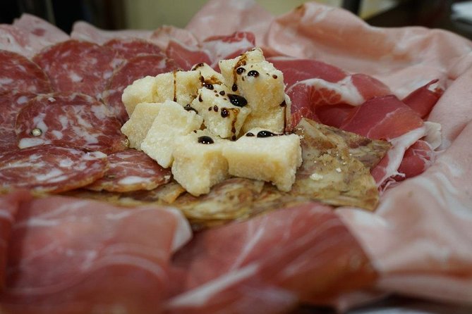 Bologna Food Tour from a local perspective - Balsamic vinegar tastings: 15 and 25 years from Modena