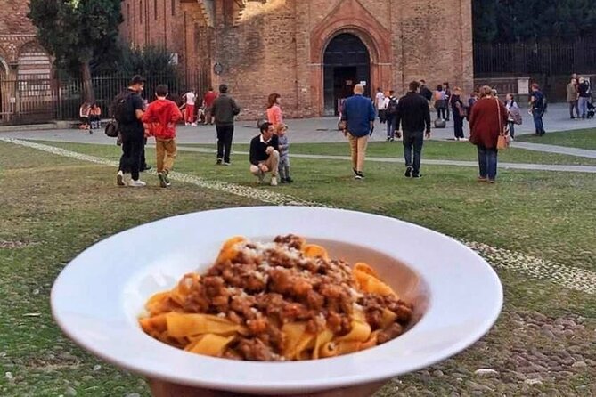 Bologna Food Tour small group - Guide personality and sound: small group, different delivery styles