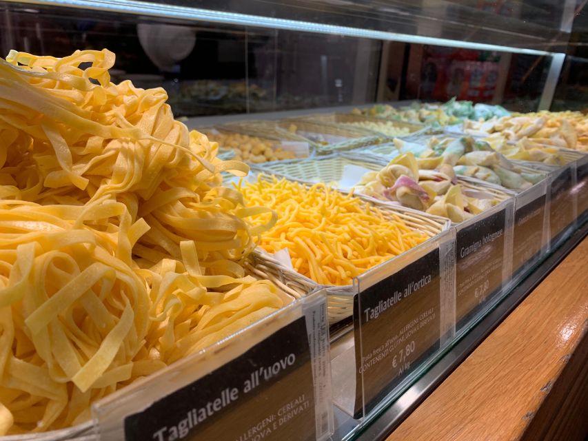 Bologna: Guided Food Markets Tour - Piazza Santo Stefano finish: dessert closes the loop