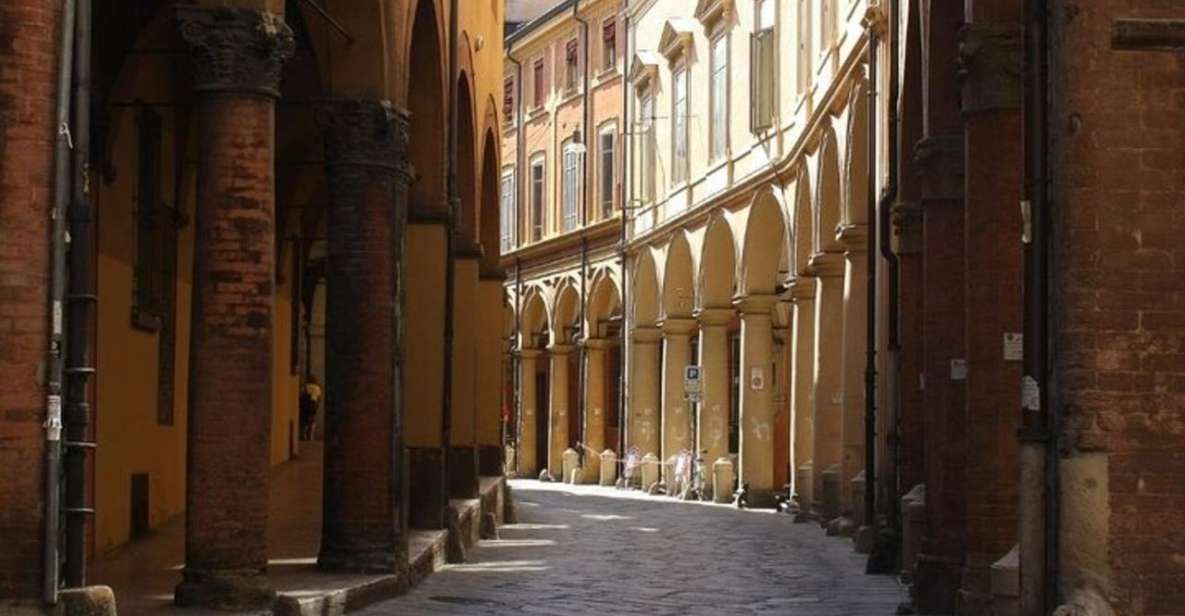 Bologna : Historic Center Walking Tour - Key highlights at a glance