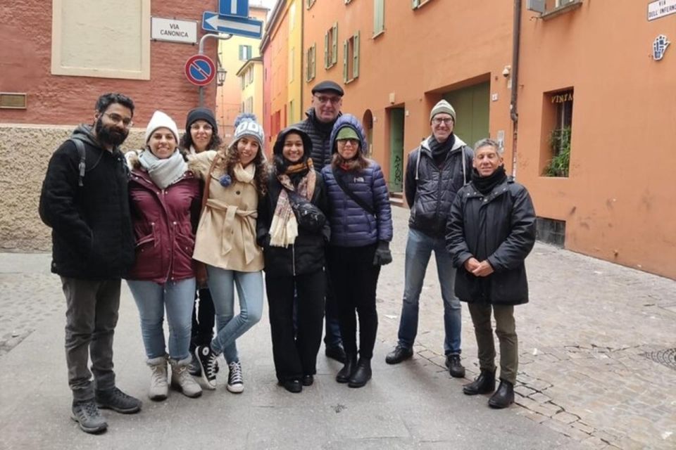 Bologna : Historic Center Walking Tour - Saint Petronio: scale, interiors, and what size means in Bologna