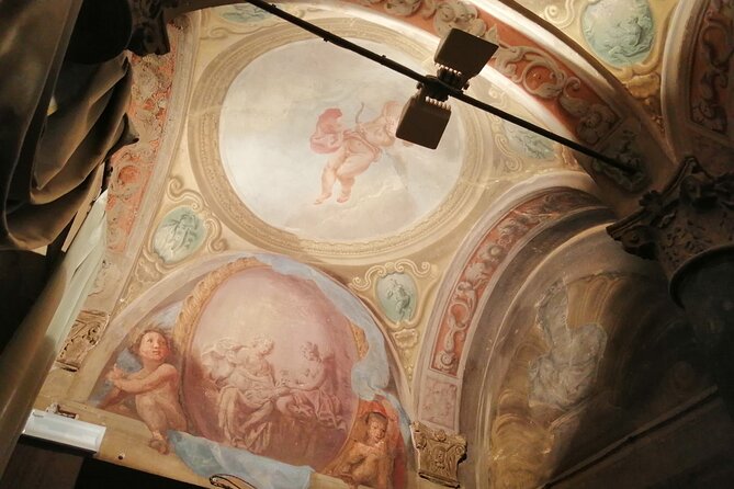Bologna historical art walking tour with hidden gems and tastings - Palazzo d’Accursio: frescos, noble rooms, and a weirdly human detail