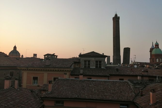 Bologna historical art walking tour with hidden gems and tastings - Archiginnasio di Bologna: Europe’s oldest university, but made physical