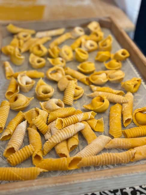 Bologna: In-Home Italian Pasta Making Workshop with Wine - Vegetarian Option That’s Actually Built In