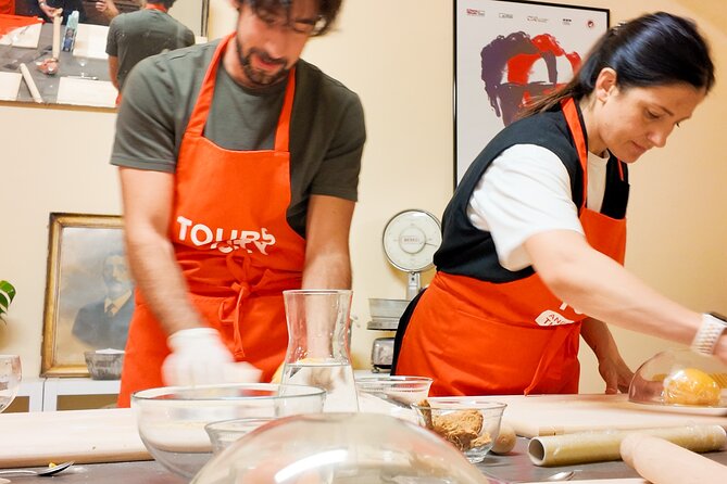 Bologna Local Pasta Cooking Class, Ragu, Spritz, Wine & Gelato - Getting oriented: Piazza Galileo Galilei and an easy start