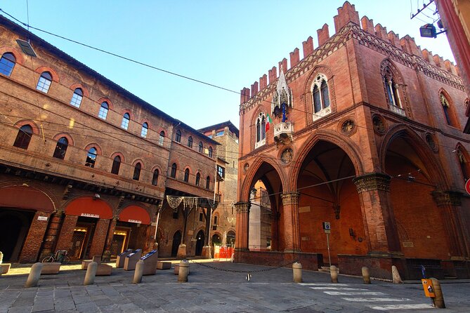 Bologna Murder Mystery: Self-Guided City Quest - A Bologna murder mystery you control (not a rigid group tour)