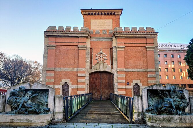 Bologna Murder Mystery: Self-Guided City Quest - The 1-hour route: 11 puzzle challenges across Bologna landmarks