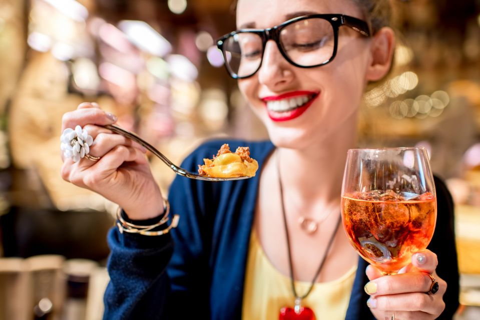 Bologna: Open Bus City Tour and Local Food Tasting - Food Tasting at the Historical Market Near Portici di Bologna