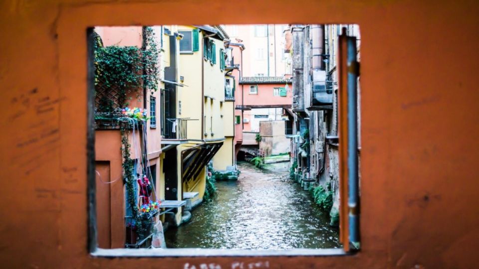 Bologna: Panoramic Bike Tour - The Two Towers area and the former Jewish Ghetto nearby