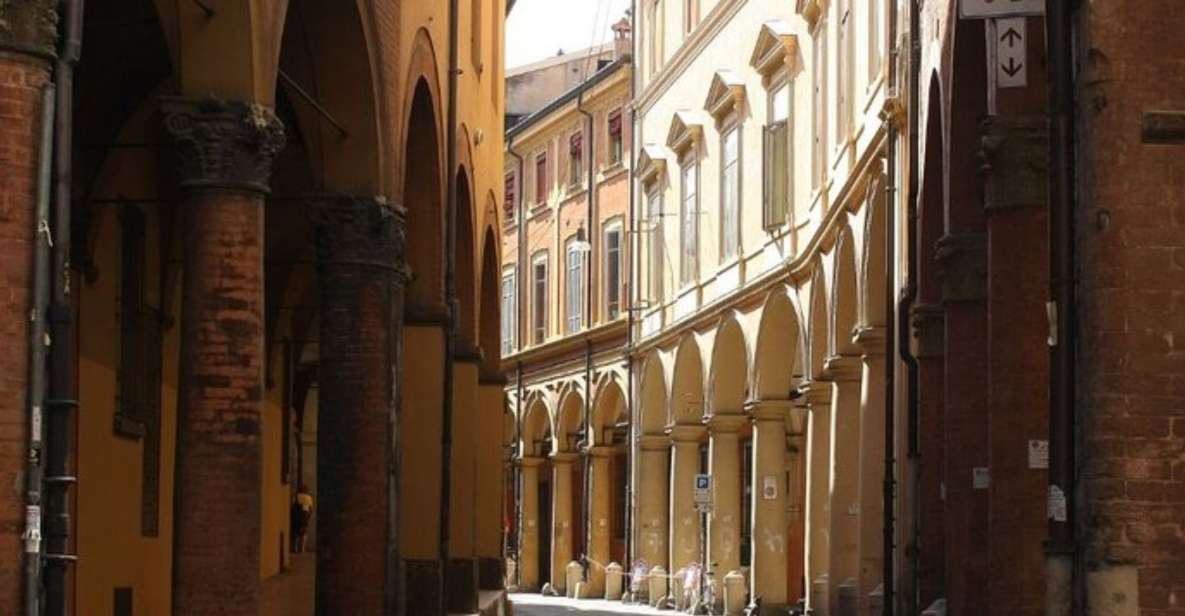 Bologna: Private custom tour with a local guide - The “main sights” part: guided sightseeing at a personal pace