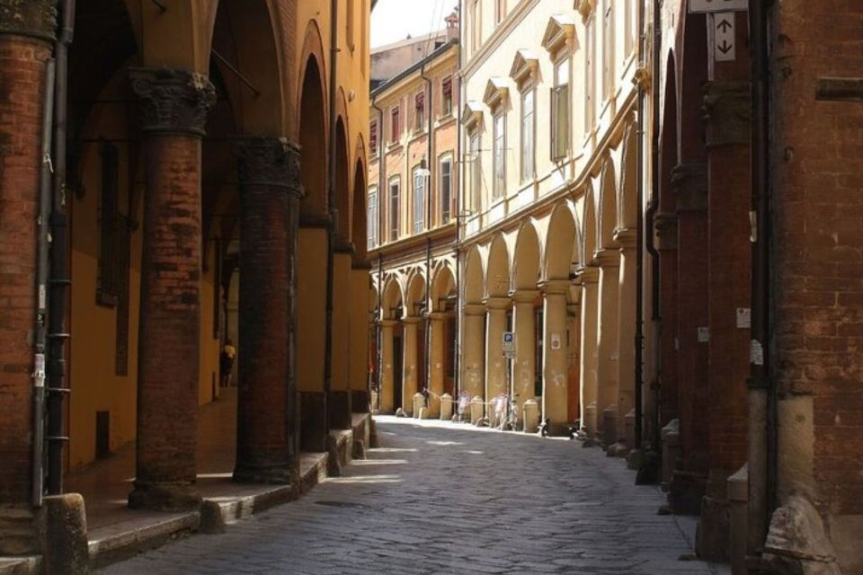 Bologna: Private custom tour with a local guide - Who this Bologna private tour fits best