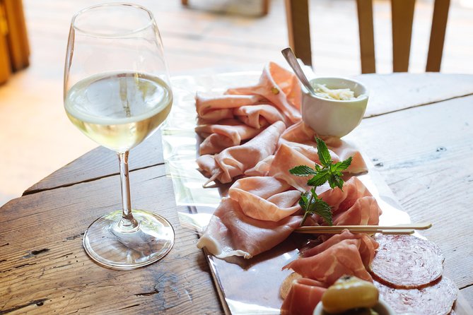 Bologna Private Food Tour Eating around the Centre - Stop 4: Back to Quadrilatero (30 minutes, ticket included)