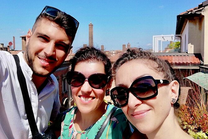 Bologna Private Highlights & Hidden Gems Tour with a Local - Piazza Maggiore: Your Orientation Jump-Start