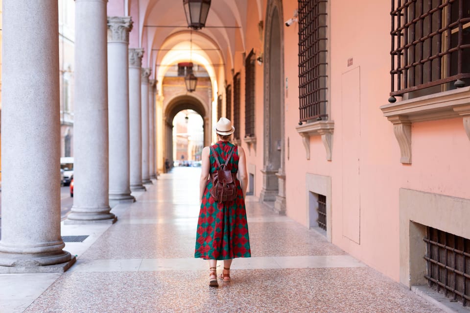 Bologna: Private Top Historical Sites Guided Walking Tour - Key highlights at a glance