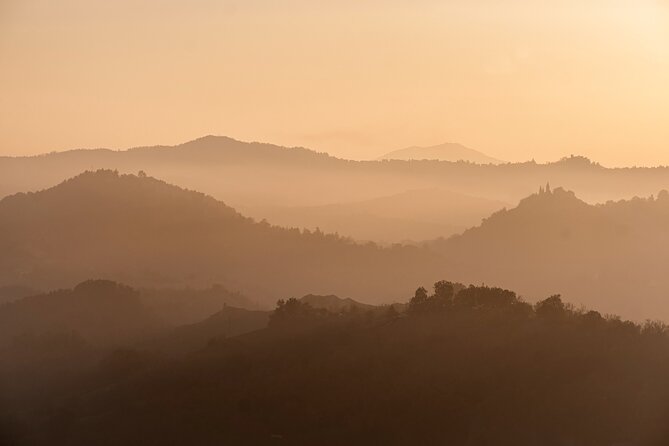 Bologna Surroundings Photo Tour: Rolling Hills and Ravines - The afternoon strategy: when to book for better sky