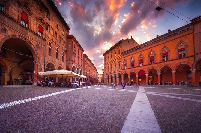 Bologna: the red medieval pearl and its delicious food (private tour) - Osteria del Sole: wine tasting in a 15th-century inn