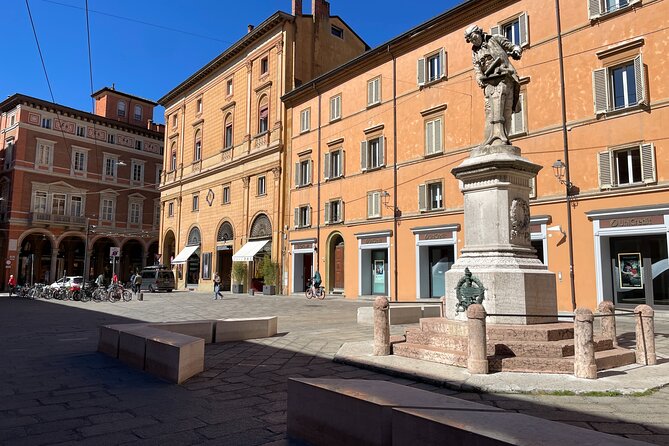 Bologna: Walking Food Tour and Highlights with a Local Guide - Two Towers Sightseeing: Why the View Matters Between Tastings