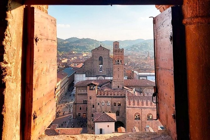 Bologna Walking Tour: Explore Top Sights & Hidden Gems - Quadrilatero lanes near Piazza Maggiore: food streets with medieval roots