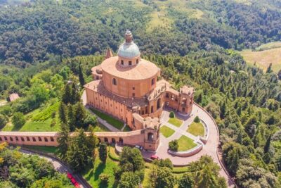 Bologna Walking Tour with Audio and Written Guide - Before You Go: The Smartphone Setup That Makes This Tour Work