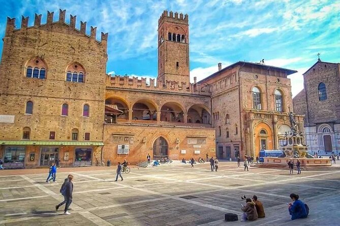 Bologna Walking Tour with Audio and Written Guide - Mercato di Mezzo and Archiginnasio: Food Culture Plus the Medical Mystery