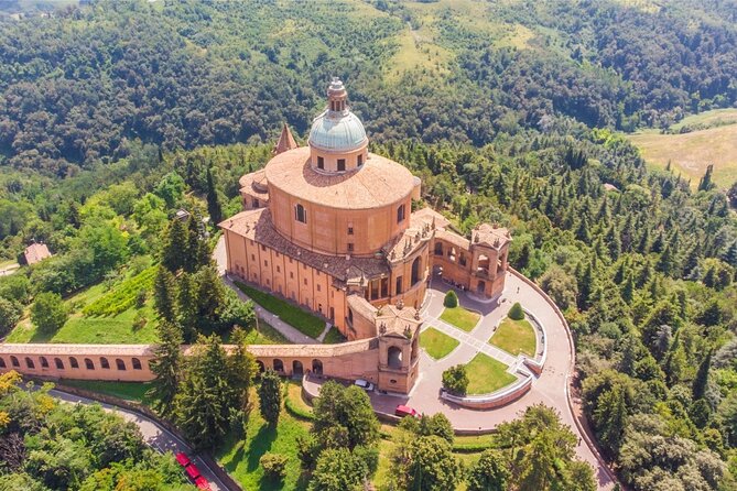 Bologna Walking Tour with Audio and Written Guide - Before You Go: The Smartphone Setup That Makes This Tour Work
