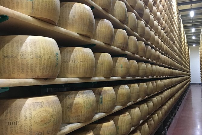 Cars&Food: Lambo, Ferrari, Parmigiano, Balsamic, PrivateTransport - Acetaia Pedroni di Modena: balsamic vinegar tasting with lunch energy
