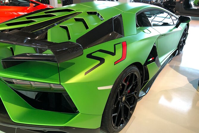 Cars&Food: Lambo, Ferrari, Parmigiano, Balsamic, PrivateTransport - Timing and transport: how the full day stays on track