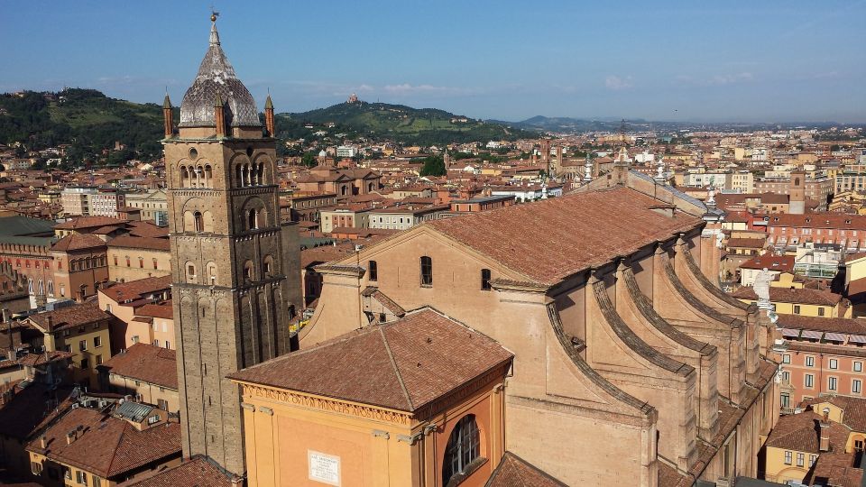 Cathedral of San Petronio and Archiginnasio Private Tour - Timing tips and practical prep for a smoother visit
