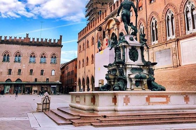 Classic Private Walking Tour Bologna - Piazza Santo Stefano: the stop that turns the volume down