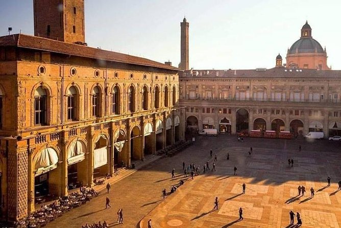 Classic Private Walking Tour Bologna - Quadrilatero market time: tastings that make the food map make sense
