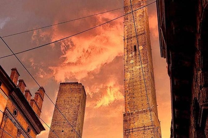 Classic Private Walking Tour Bologna - Dress code and comfort tips so you don’t lose time