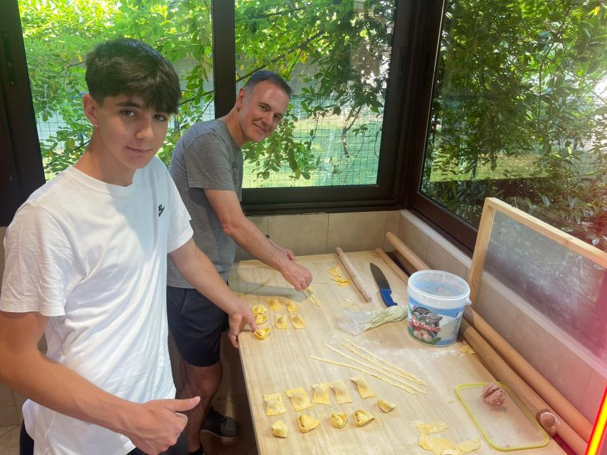 Cooking Workshop dedicated to preparation of pasta and ragu' - The 2.5-hour flow: learn, cook, eat