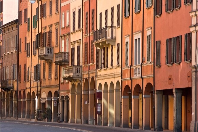 Discover Bologna an amazing city - San Petronio’s sundial and what to wear