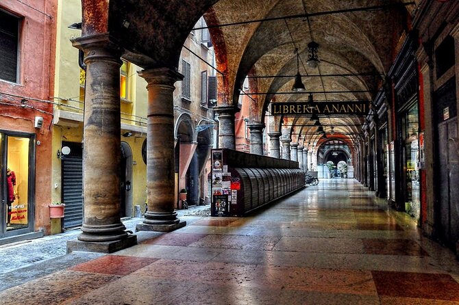 Discover Bologna an amazing city - Strada Maggiore arcades: Casa Isolani’s 9-meter portico