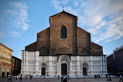 Private Bologna Food & Market Tour with 6 Tastings & Wine - Where you meet, where you end, and how to plan your walk