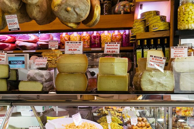 Private Bologna Gastronomic Tour with Local Guide - Finestrella and the Underground Waterways: A Photo Stop With Meaning