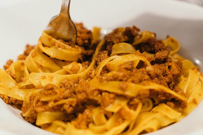 Private Bologna Gastronomic Tour with Local Guide - Piazza Santo Stefano Gelato: The Sweet Ending That’s Actually in the Right Place
