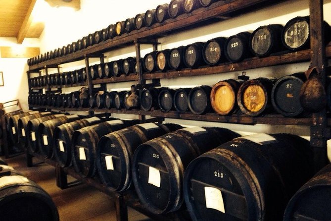 Private Day Tour & Lunch: Parmesan, Wine, and Vinegar Tasting - Stop 1: 4 Madonne Caseificio dell’Emilia and the Parmigiano Reggiano Taste-Course